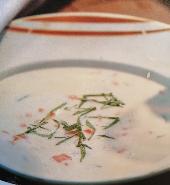 Käsesuppe mit Salbei - wohlschmeckende vegetarische Suppe